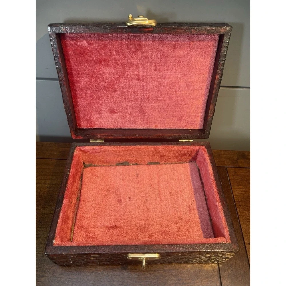 Vintage Antique Textured Lacquered Wood & Brass Jewelry Trinket Cigar Spell Box